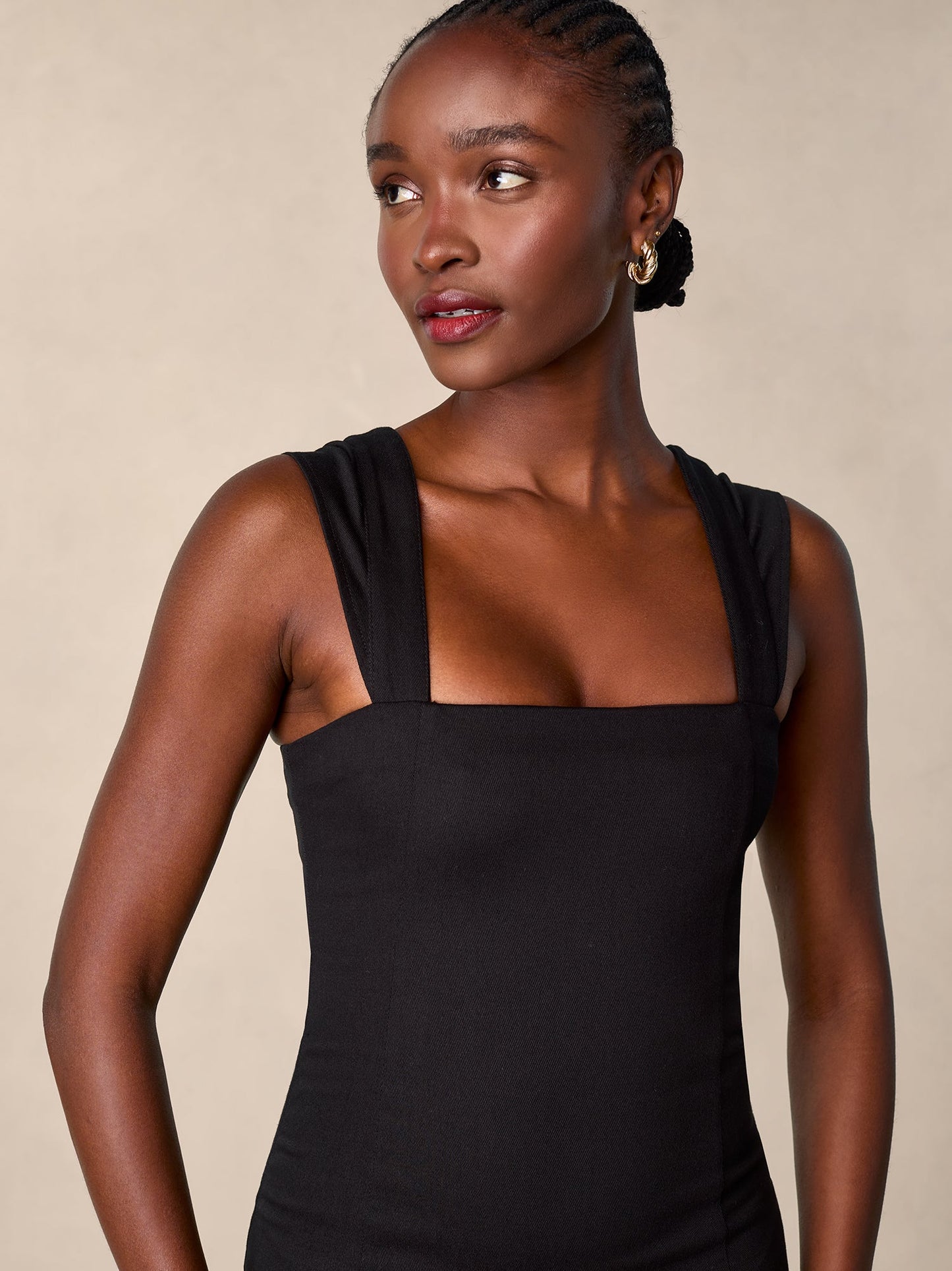 Robe Midi Noire Moulante | Élégante & Minimaliste | Soirées & City Looks | Maille Stretch