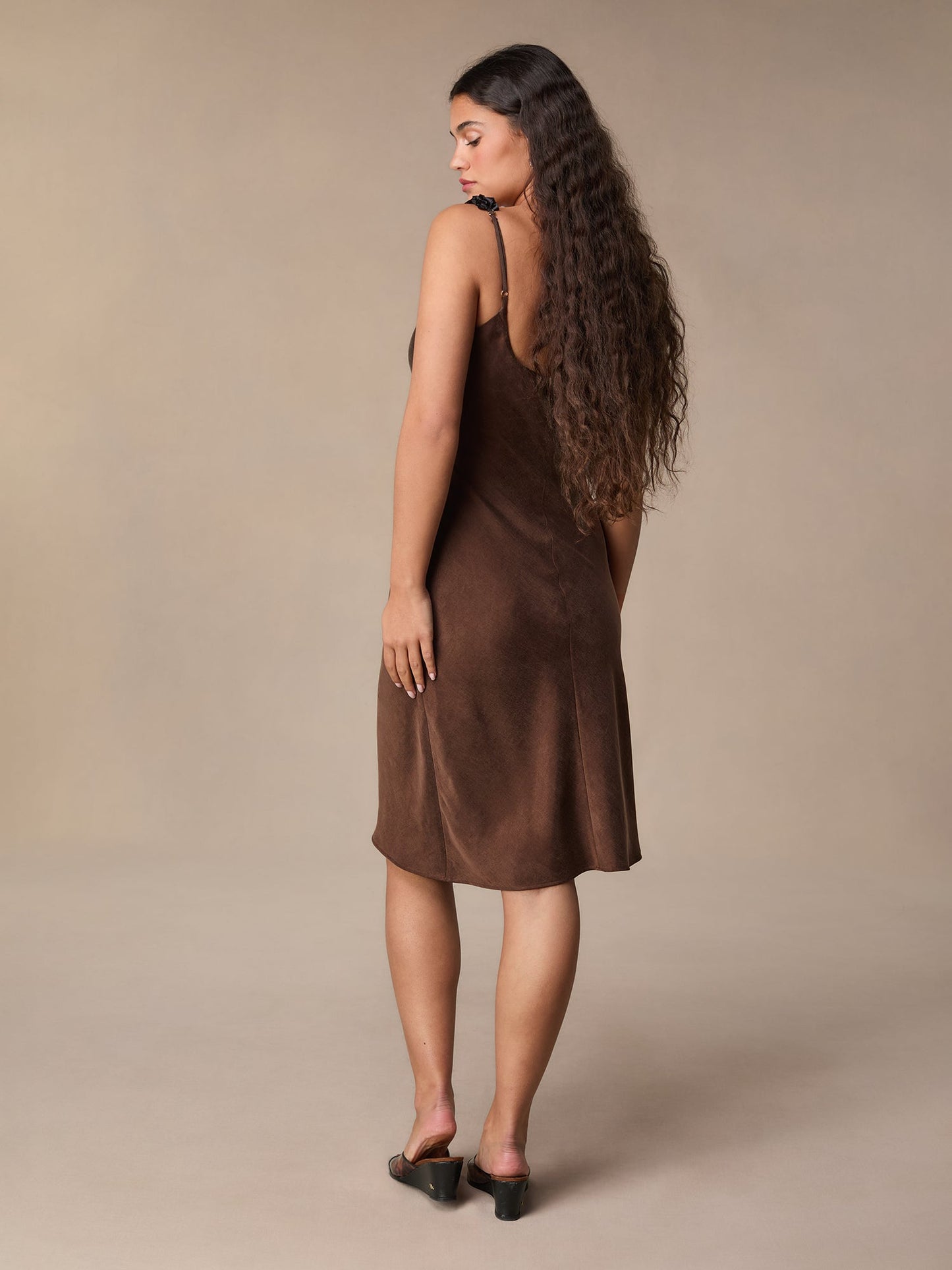 Robe Midi Marron En Maille | Minimaliste & Moderne | Ville & Détente | Confort Stretch