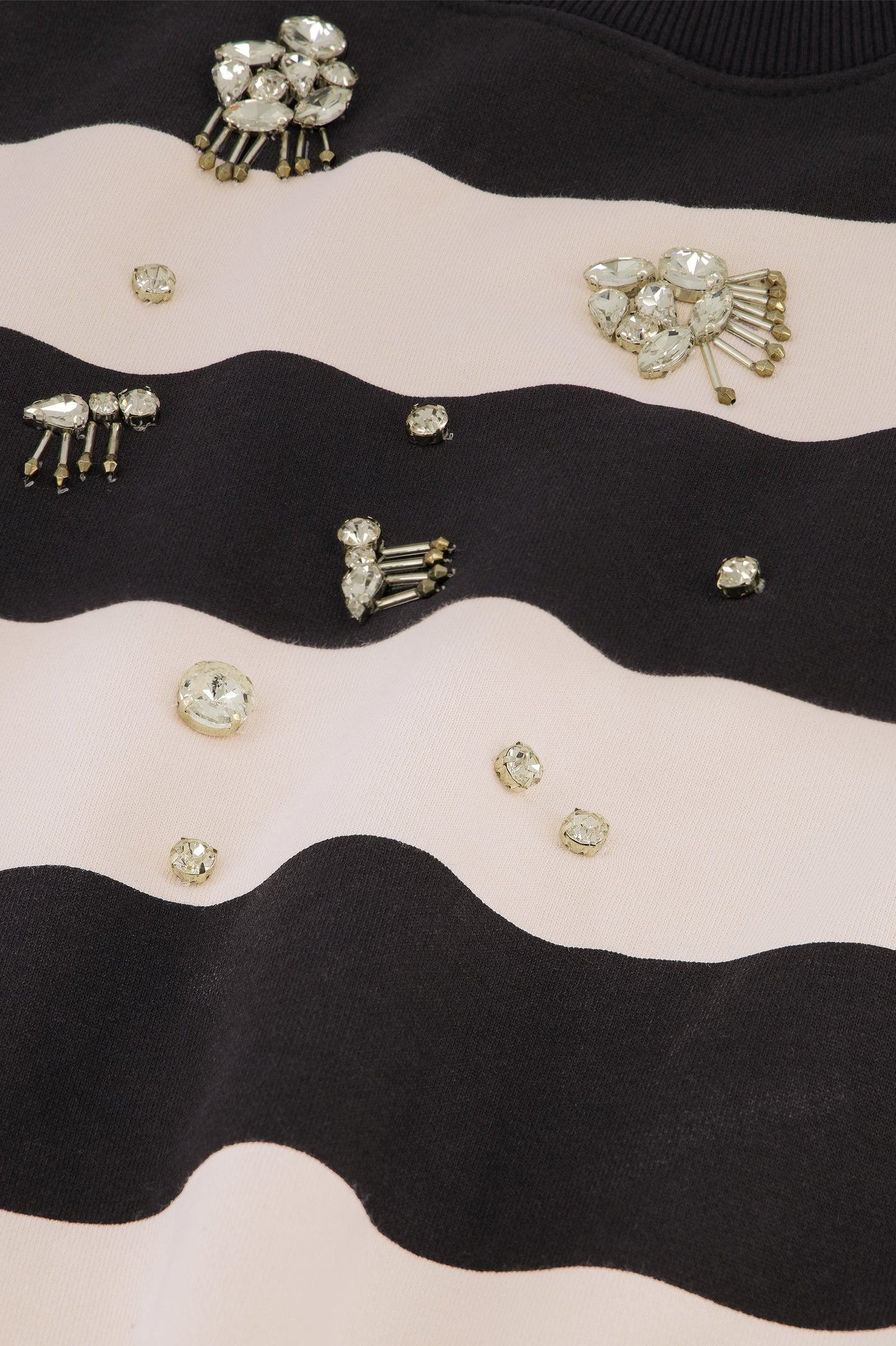 Sweater En Coton Biologique | Rayures Noires Et Blanches | Coupe Ample Et Manches Bouffantes | Parfait Pour Un Look Décontracté