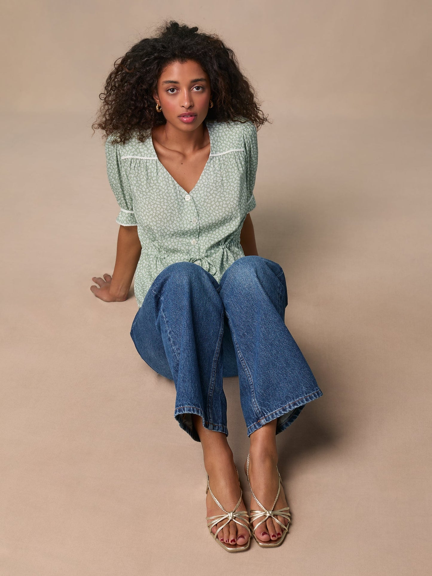 Blouse Femme | Taille Ceinturée & Motif Léger | Idéale pour les Journées Printanières