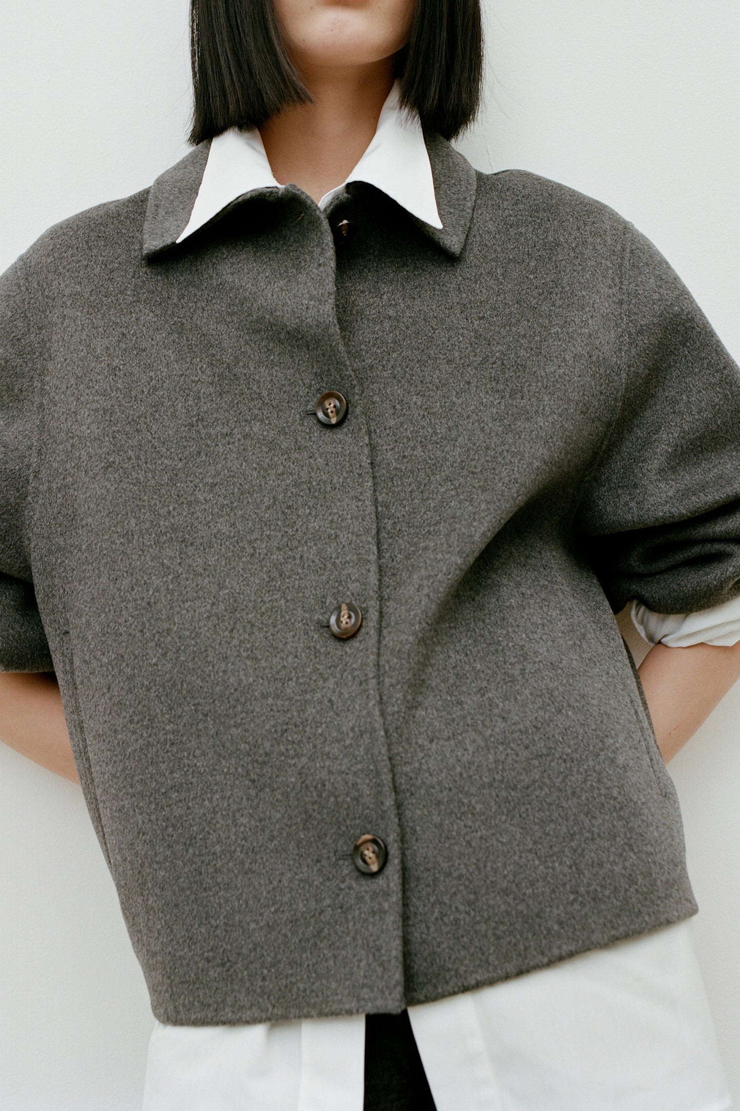 Manteau Femme | Court Et Minimaliste | En Laine Et Cachemire Haut De Gamme