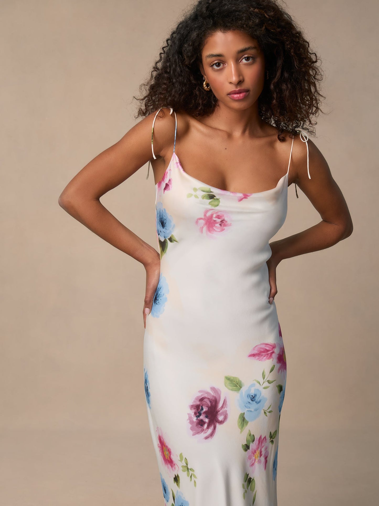 Robe Slip Dress Fleurie | Élégante & Romantique | Mariages & Dîners D'été | Tissu Fluide Satiné