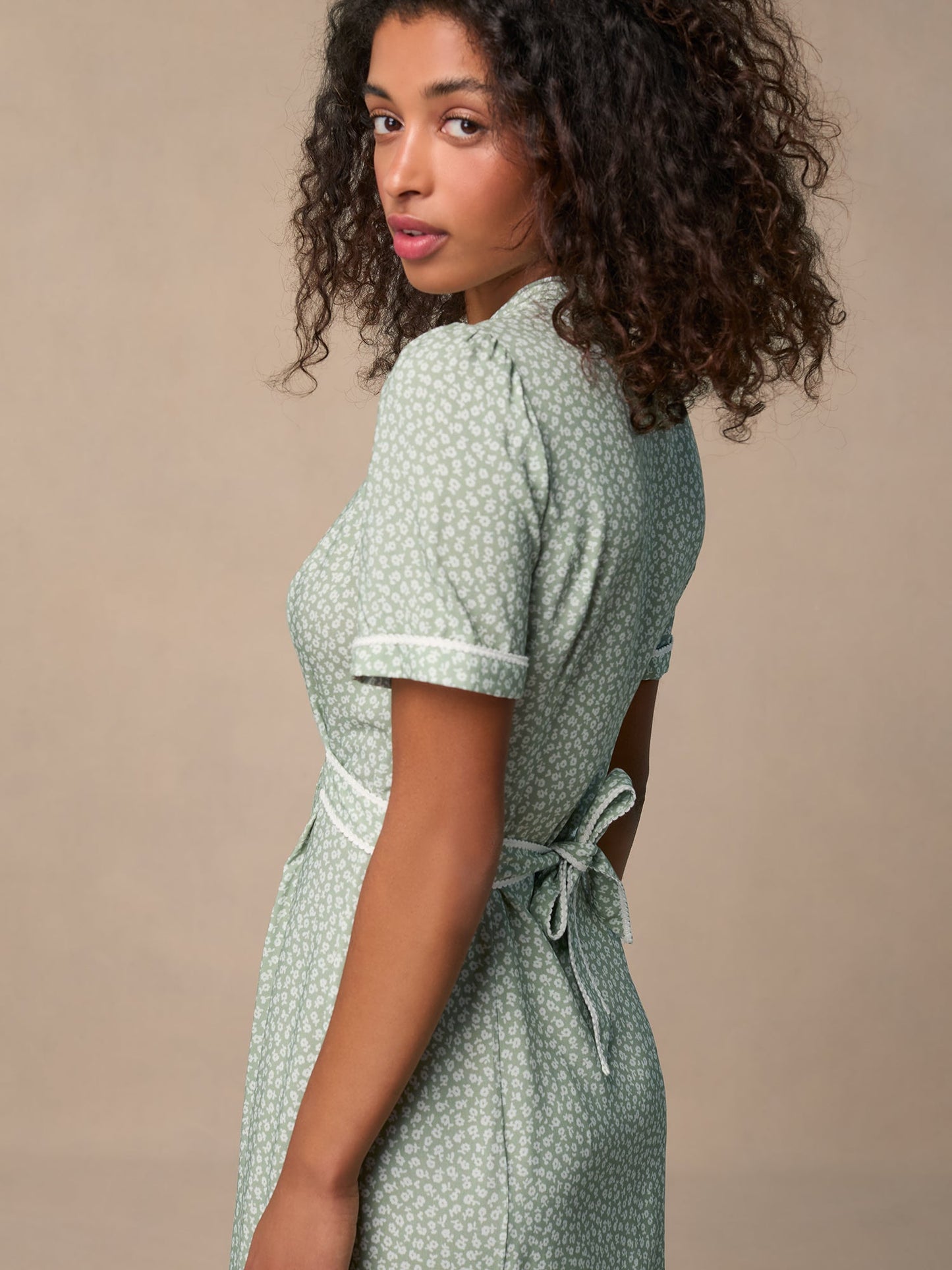 Robe Chemise Midi Vert D’eau | Élégante & Décontractée | Printemps & Quotidien | Tissu Léger