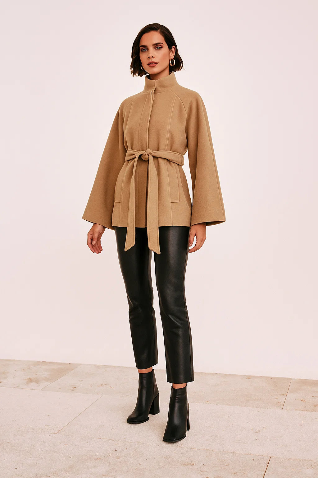 Manteau Femme | Coupe Moderne Et Ceinturée | Manches Évasées Élégantes | Parfait Pour l’Hiver Chic