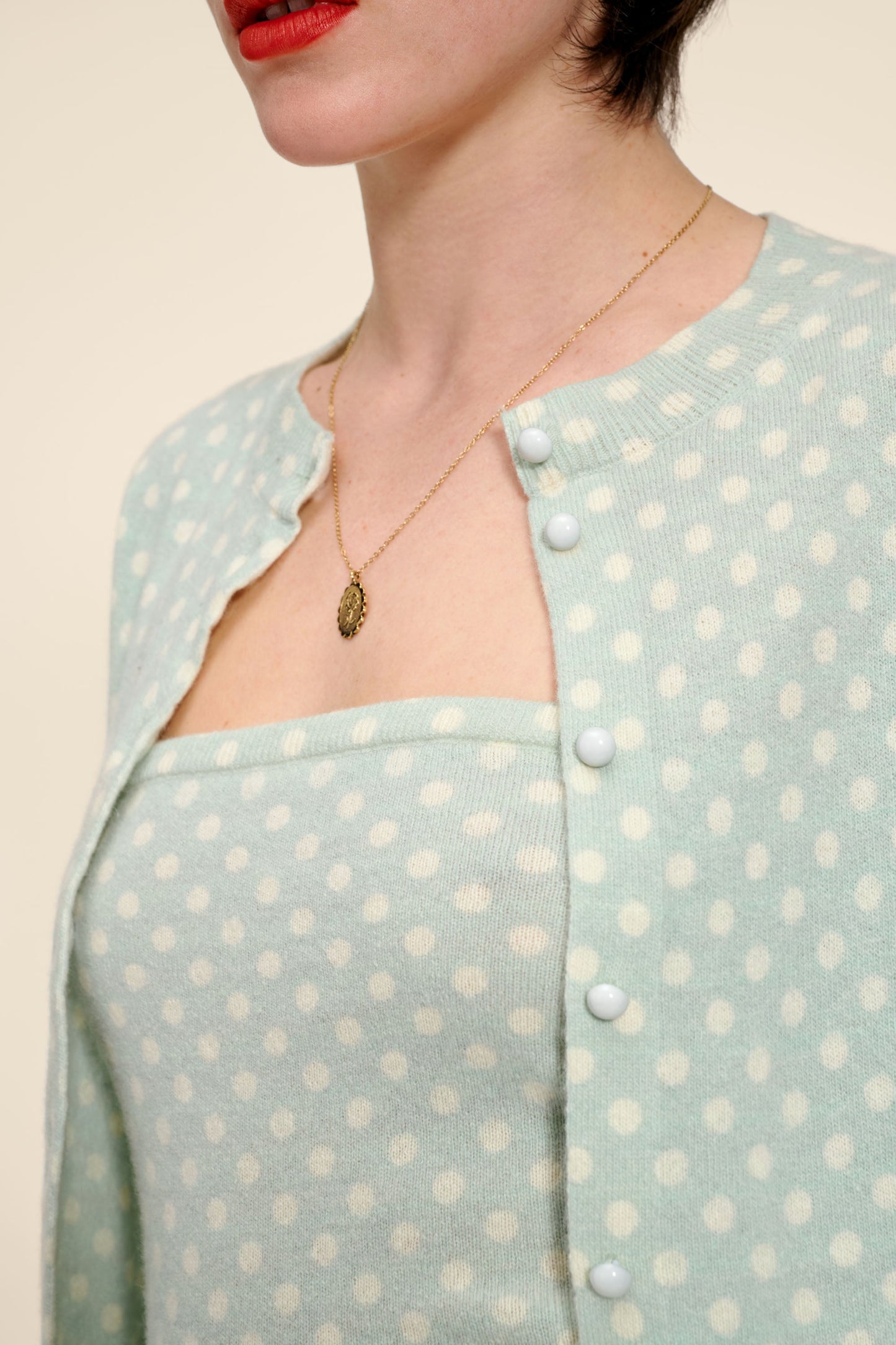 Cardigan Féminin | Maille Légère à Pois | Idéal pour le Printemps