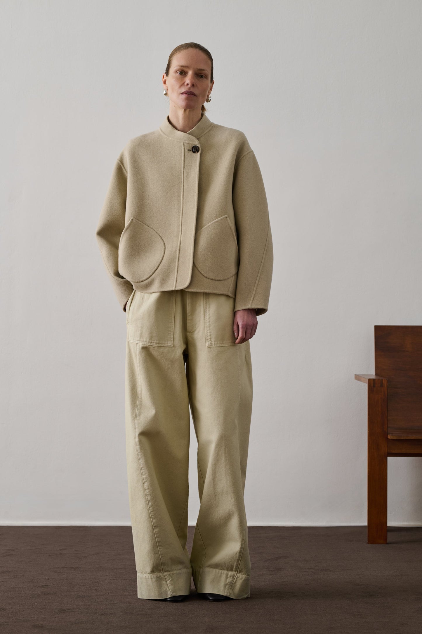 Manteau Femme | Court Et Structuré | En Laine Mélangée Avec Détails Contemporains