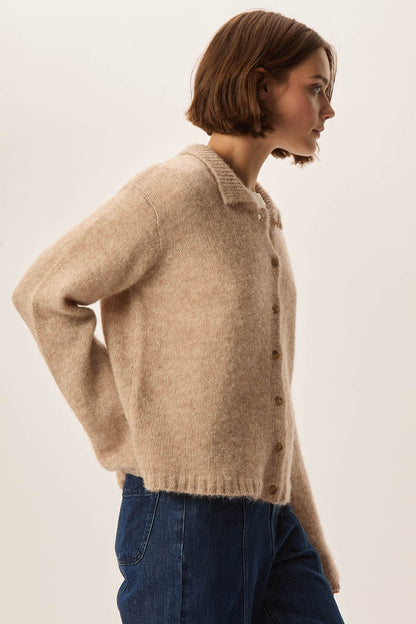 Cardigan Femme Beige | Doux et Tendance | Parfait pour l’Automne et l’Hiver