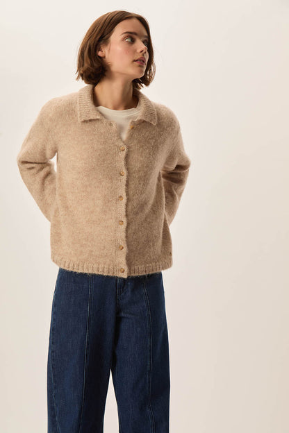 Cardigan Femme Beige | Doux et Tendance | Parfait pour l’Automne et l’Hiver