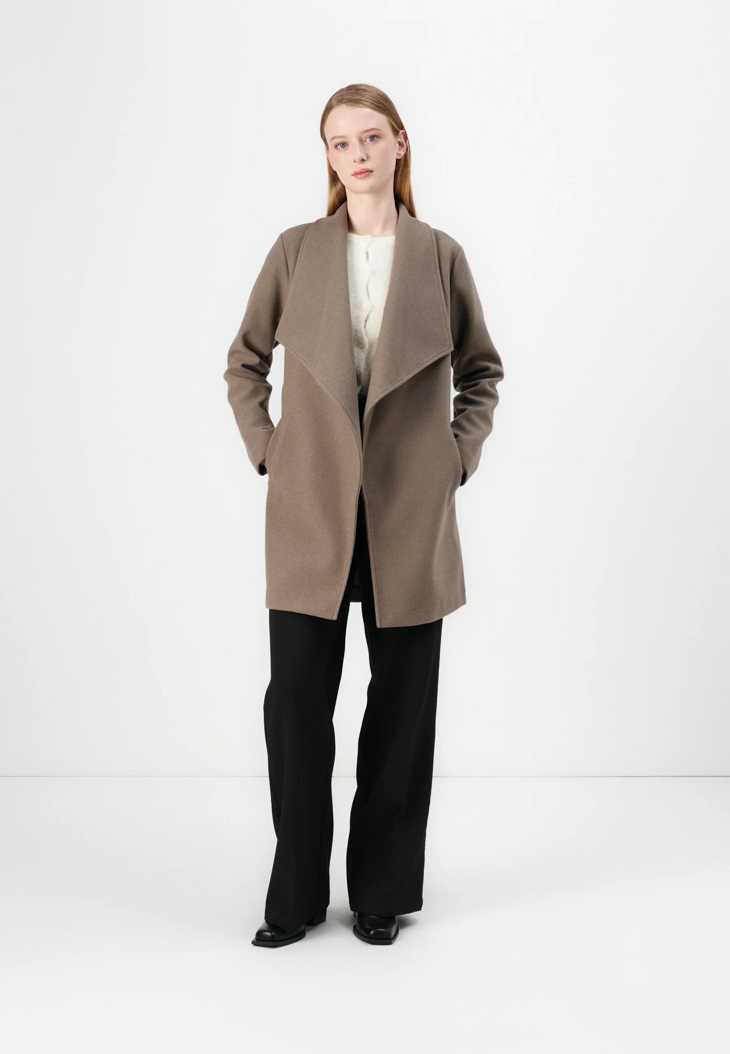 Manteau Femme | Ceinturé Et Épuré | Idéal Pour Un Look Hivernal Chic Et Confortable