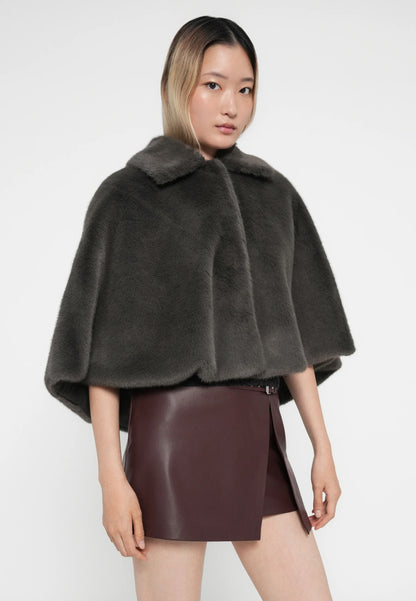 Cape Femme | Fausse Fourrure Douce | Idéale Pour L’Hiver Et Les Looks Sophistiqués