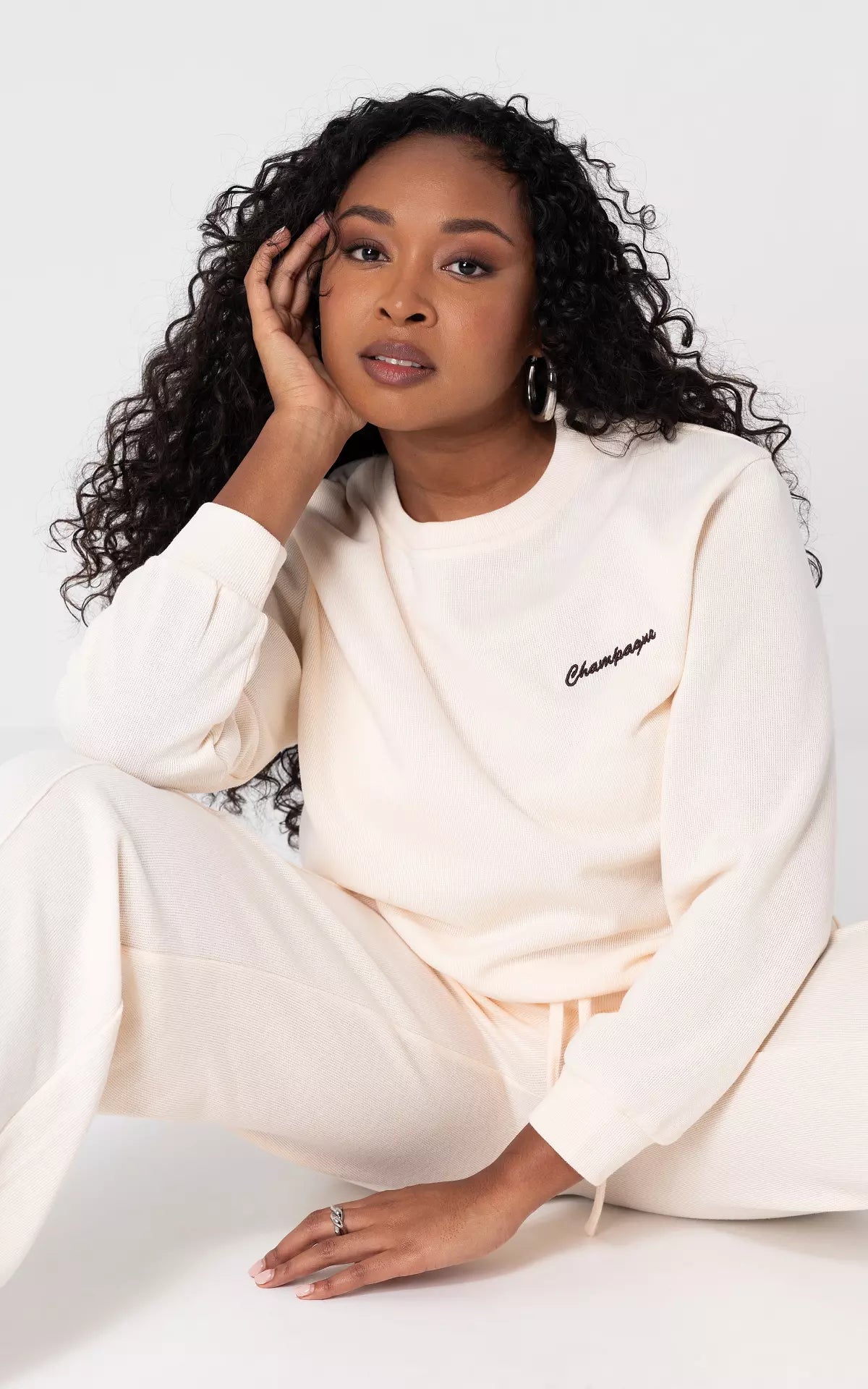 Sweat Femme | Doux, Décontracté et Stylé pour un Look Cosy