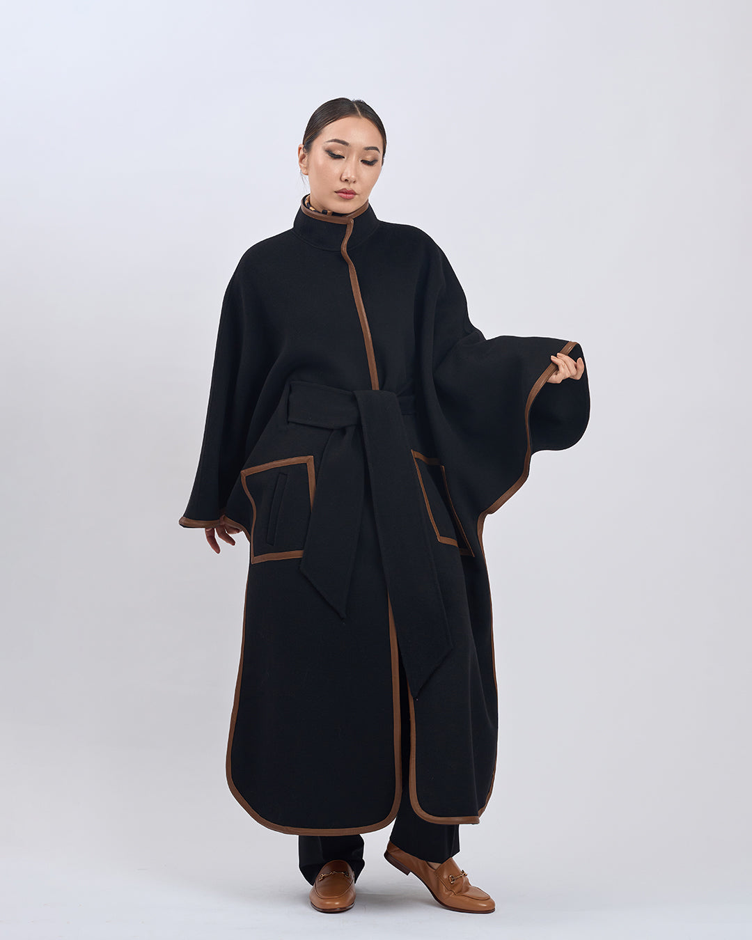 Cape Femme | Laine Vierge Et Cachemire | Kimono Long Avec Détails Contrastés Pour Hiver Élégant