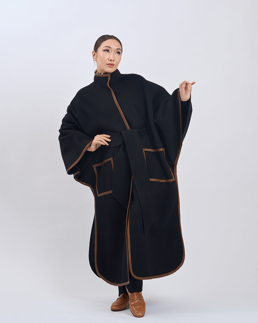 Cape Femme | Laine Vierge Et Cachemire | Kimono Long Avec Détails Contrastés Pour Hiver Élégant