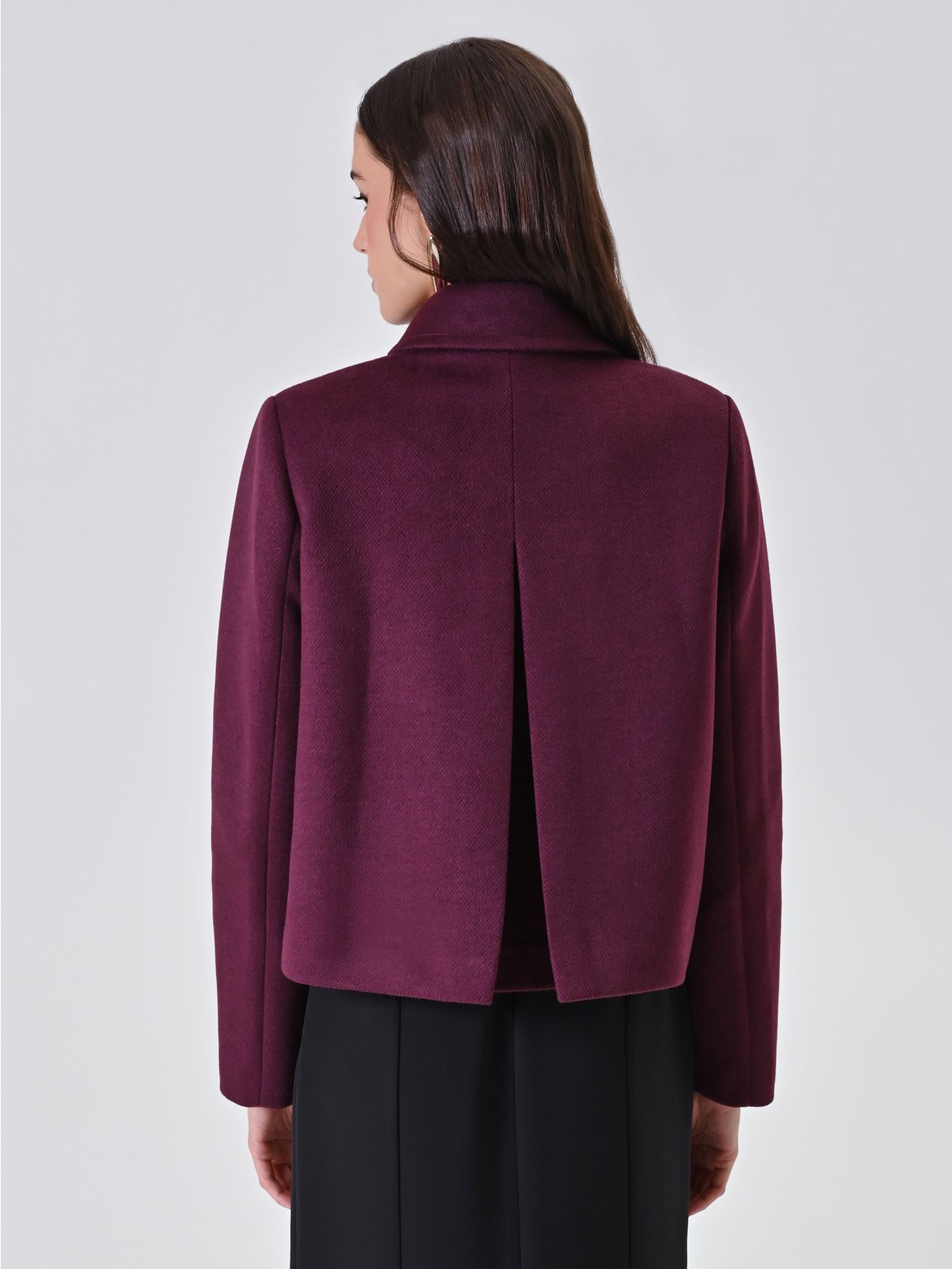 Manteau Court Prune à Double Boutonnage