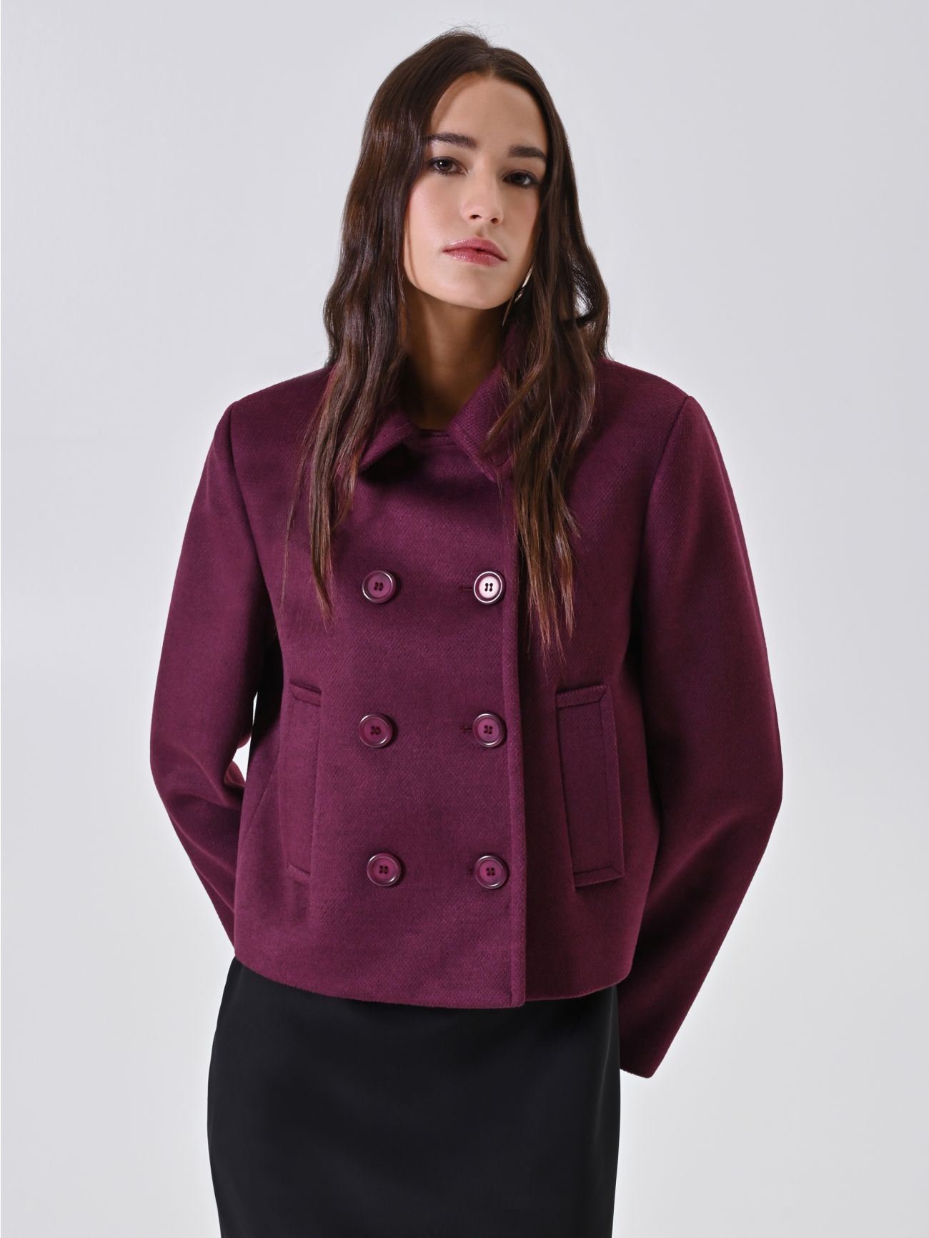 Manteau Court Prune à Double Boutonnage