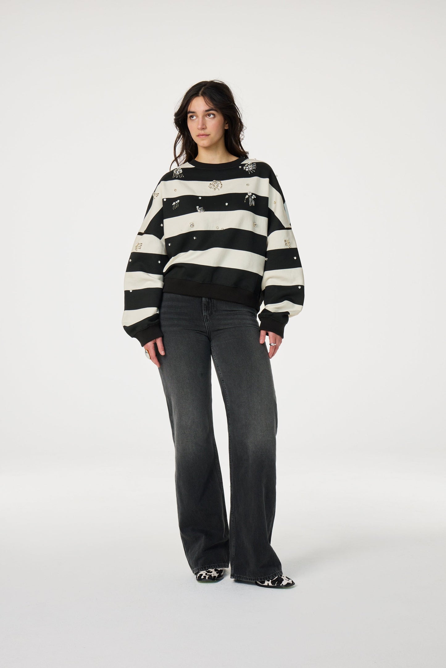 Sweater En Coton Biologique | Rayures Noires Et Blanches | Coupe Ample Et Manches Bouffantes | Parfait Pour Un Look Décontracté