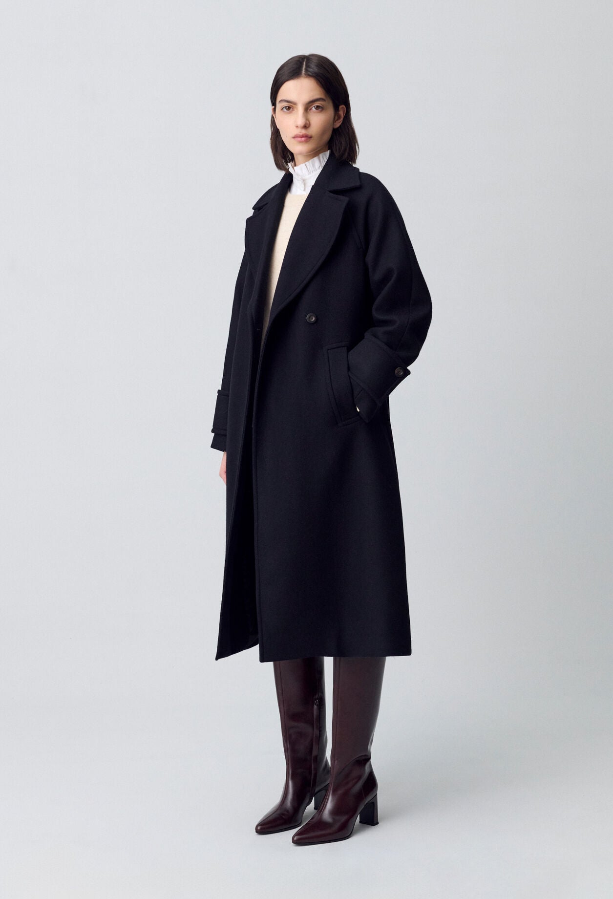 Manteau Femme | Long Et Épuré | En Laine Chaude Avec Détails Structurés