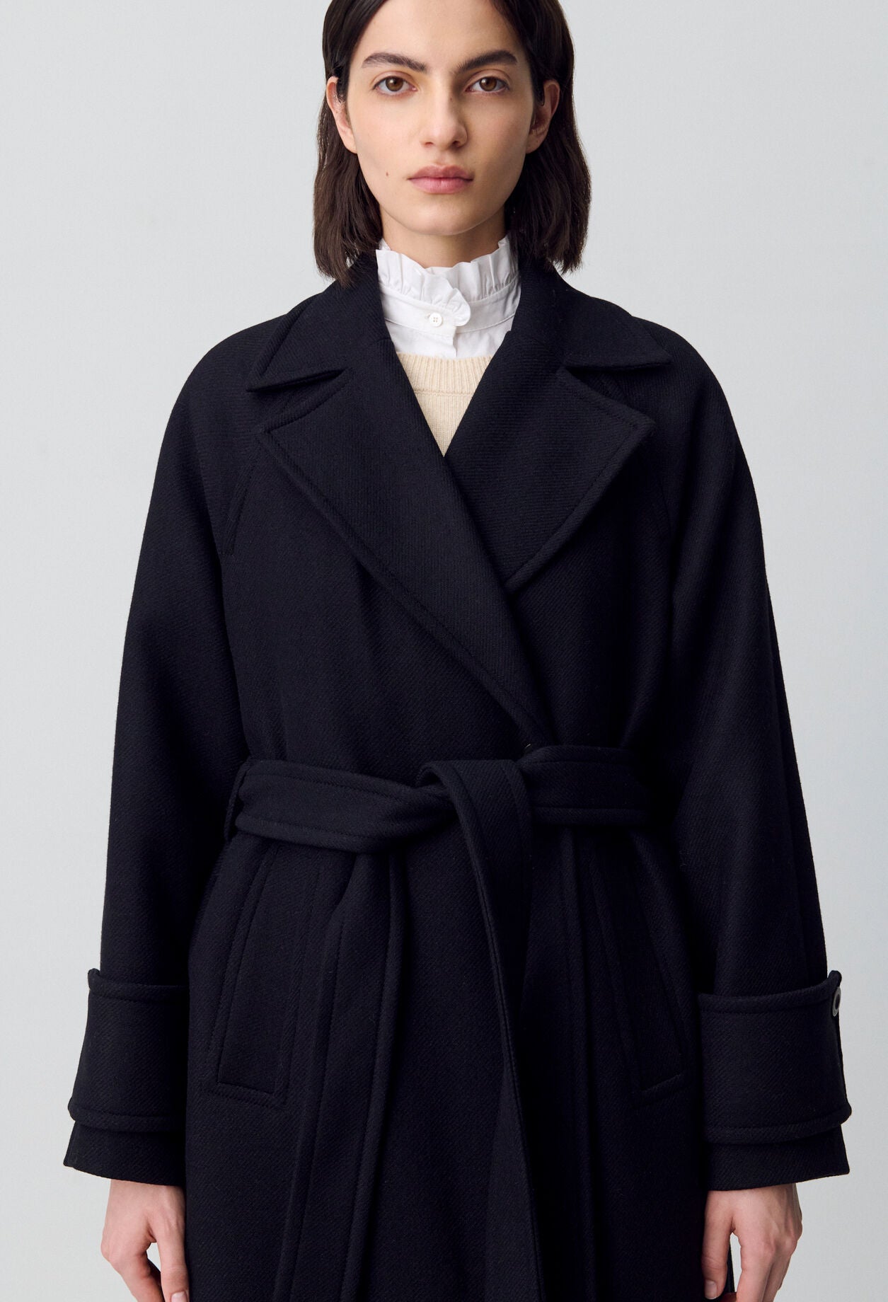 Manteau Femme | Long Et Épuré | En Laine Chaude Avec Détails Structurés