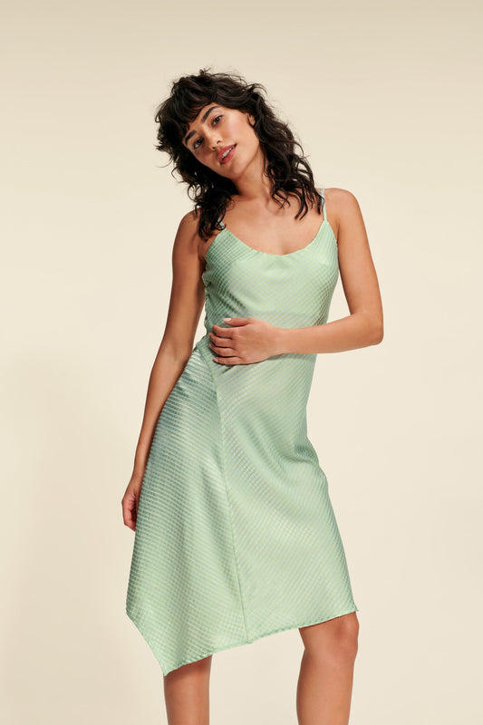 Robe Satinée Verte D’eau | Épurée & Légère | Été & Soirées | Tissu Fluide Et Brillant