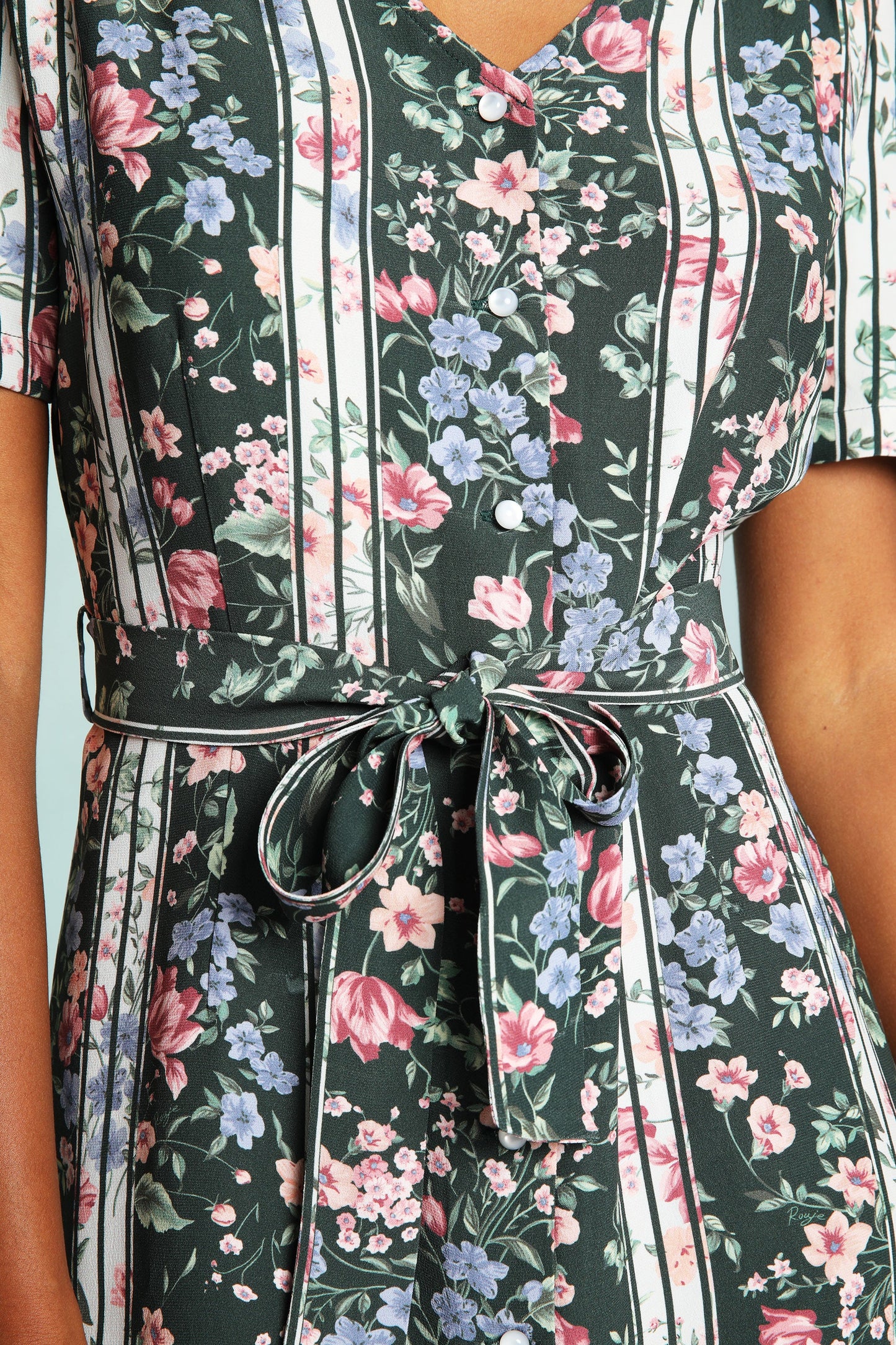 Robe Midi Fleurie Ceinturée | Vintage & Structurée | Printemps & Tenues Habillées | Tissu Fluide