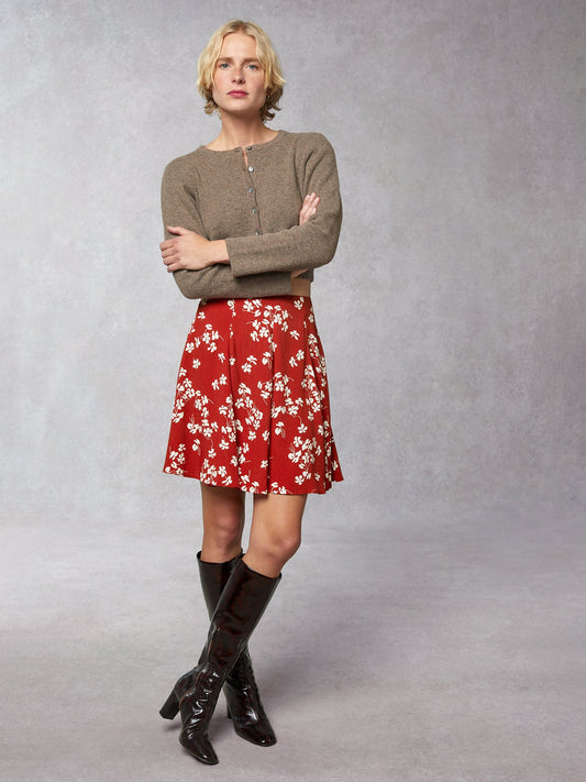 Jupe Courte | Rouge Et Imprimé Fleuri | Légère Et Féminine | Idéale Pour L’Été