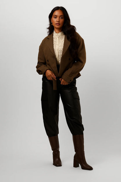 Blazer Femme Court | Style Structuré et Moderne | Idéal pour la Mi-Saison