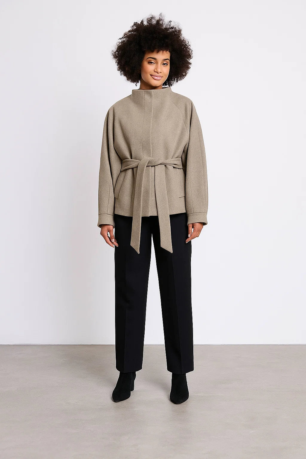 Manteau Court | Ceinturé Et Élégant | Parfait Pour Les Looks Urbains De Mi-Saison