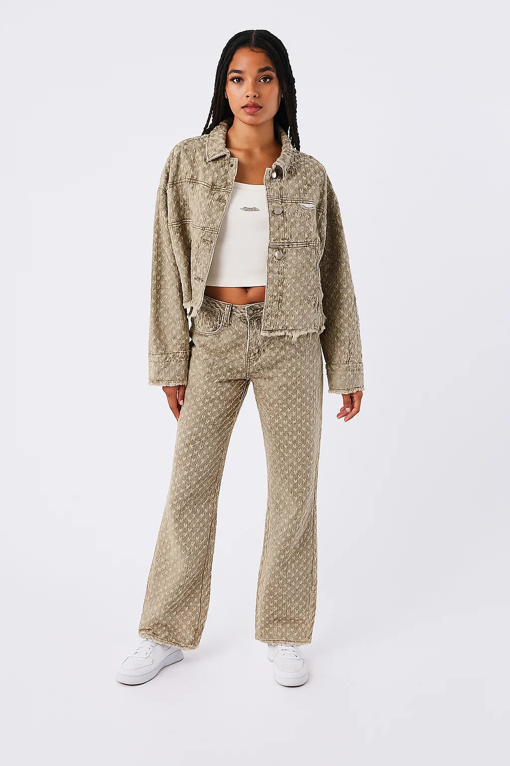 Veste Courte Femme | Tissu Texturé Et Bords Bruts | Idéale Pour Un Look Urbain Et Tendance