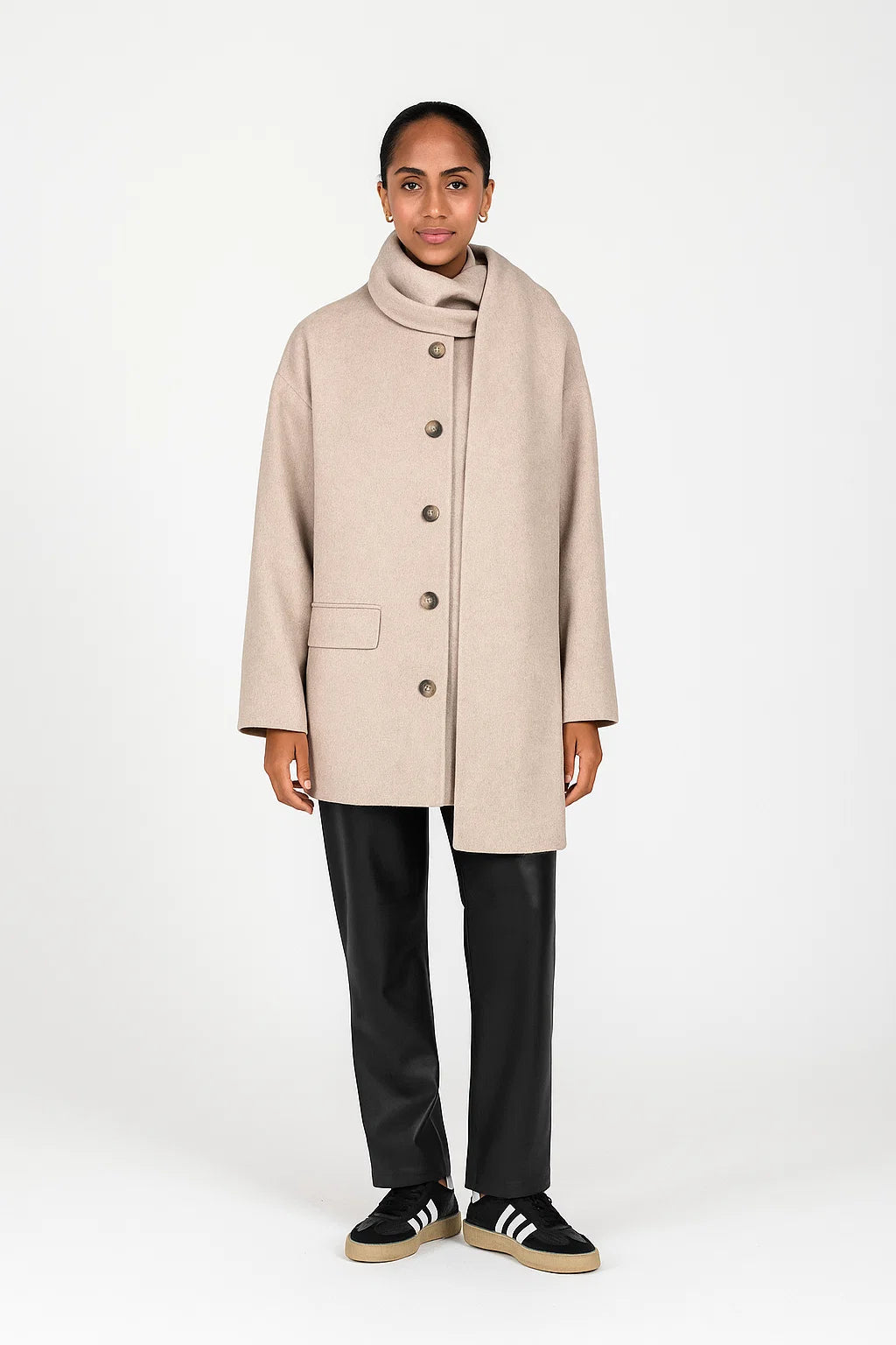 Manteau Femme | Court Et Chaud En Laine Mélangée | Avec Col Montant Intégré