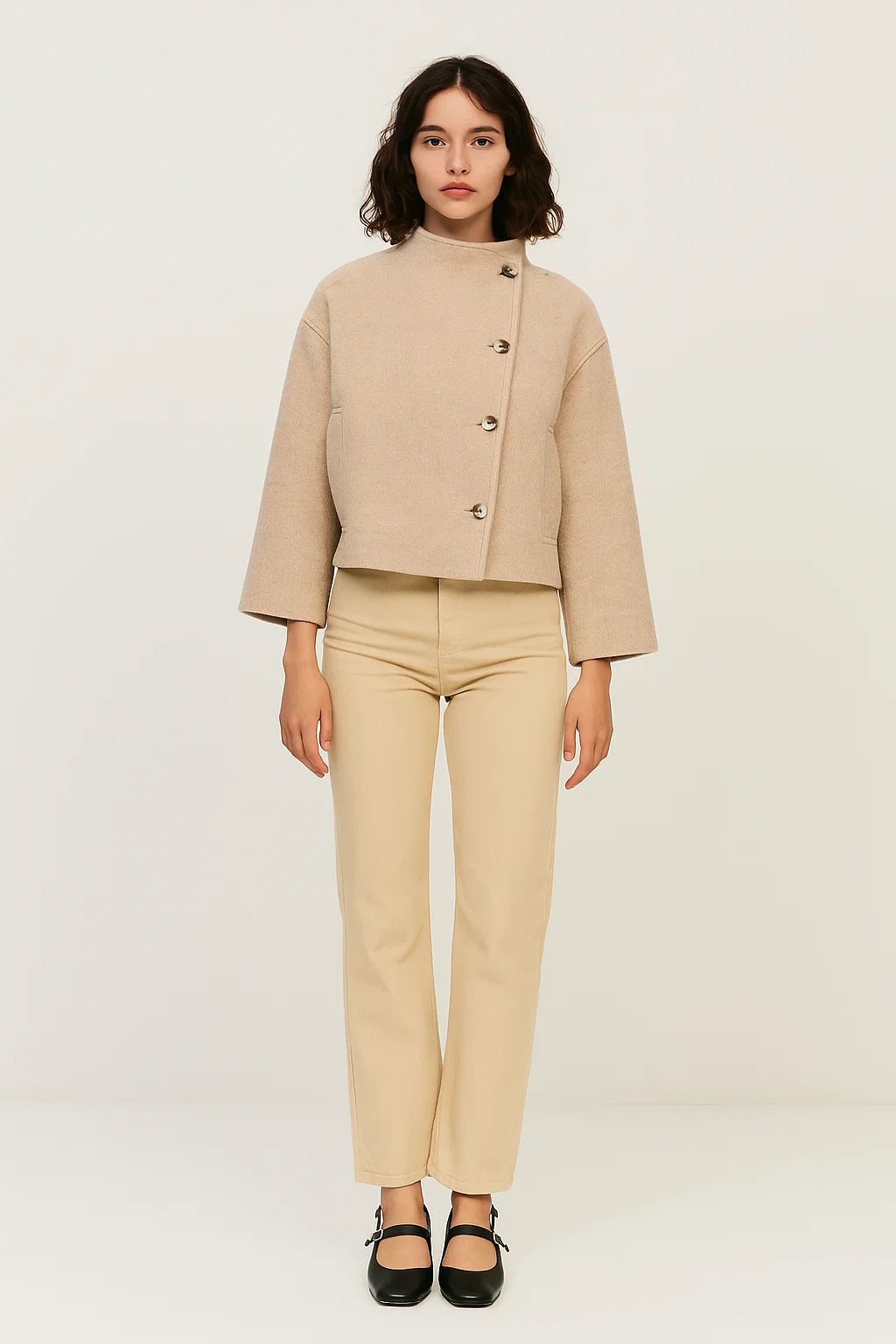 Manteau Femme | Court Et Structuré | Avec Col Montant Et Fermeture Asymétrique