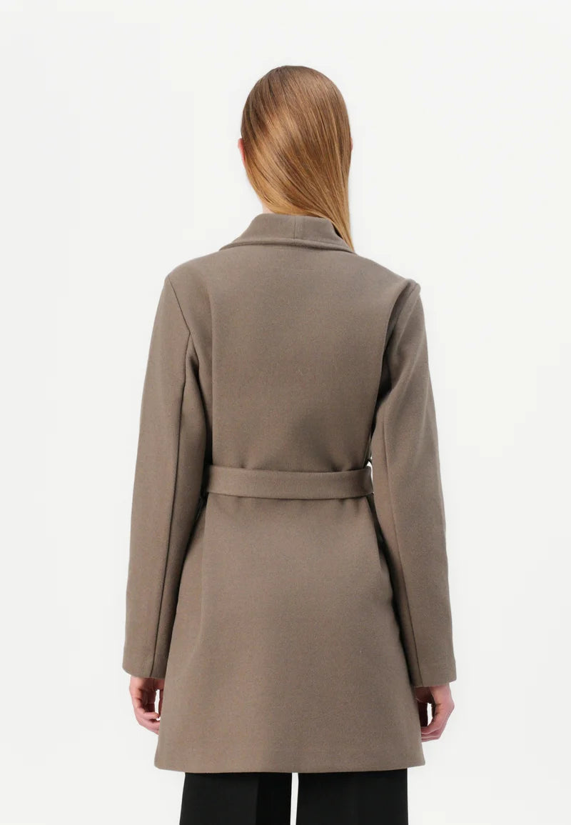 Manteau Femme | Ceinturé Et Épuré | Idéal Pour Un Look Hivernal Chic Et Confortable