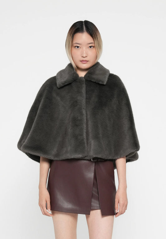 Cape Femme | Fausse Fourrure Douce | Idéale Pour L’Hiver Et Les Looks Sophistiqués