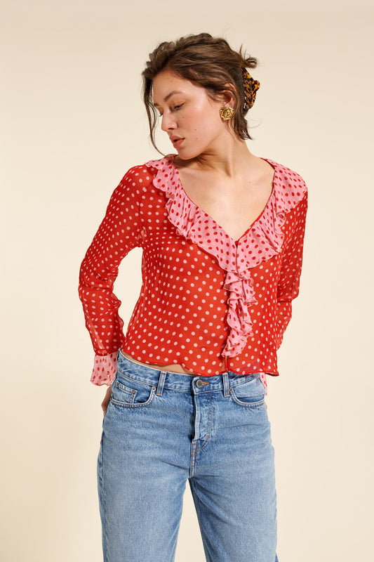 Blouse Rouge à Pois | Col en V & Détails Volants | Look Romantique et Décontracté