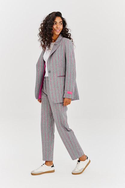 Veste Femme | Motif Chevrons Élégant | Doublure Rose Pour Un Look Professionnel Et Féminin