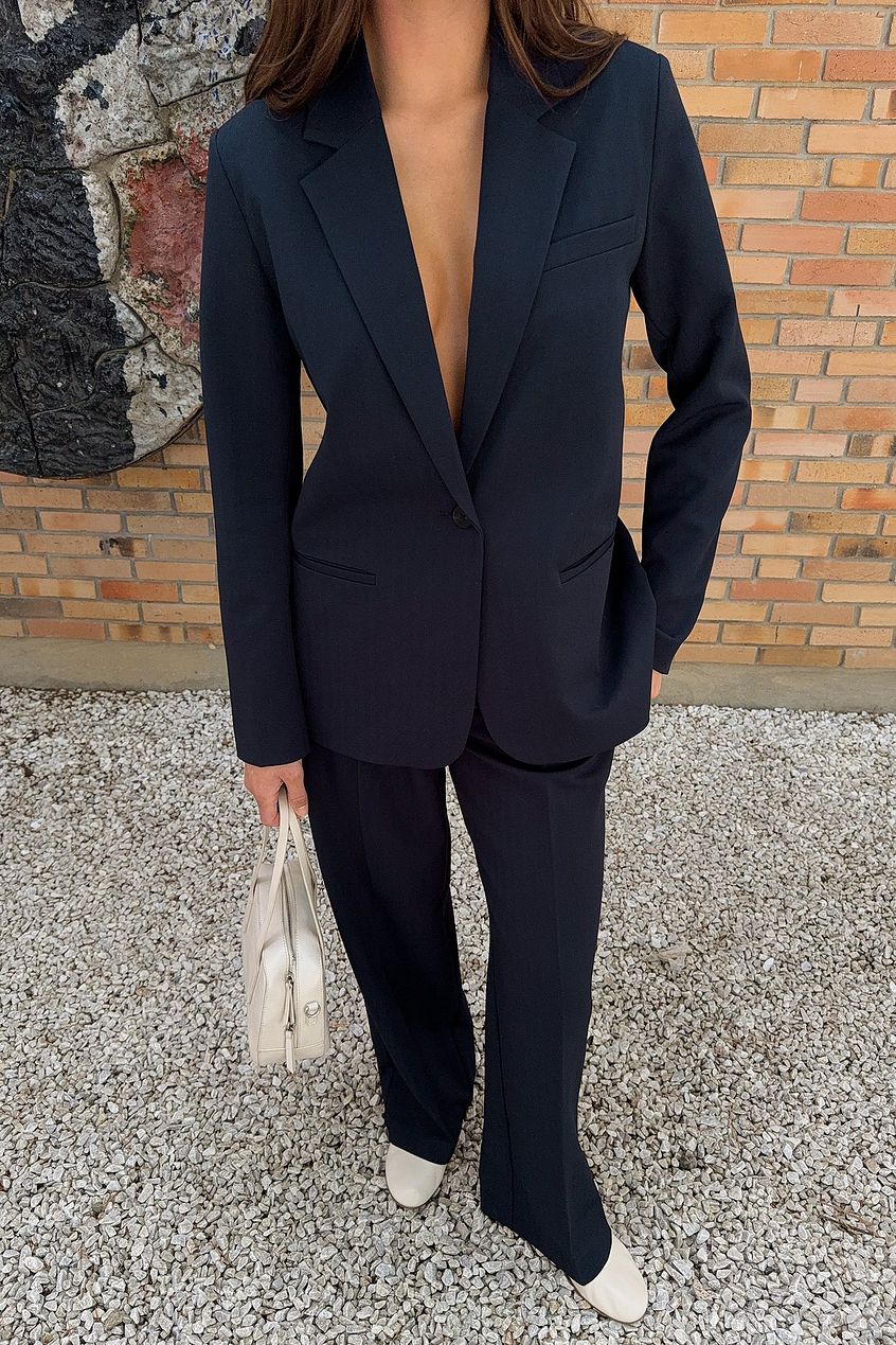 Blazer Femme | Coupe Tailleur Moderne | Parfait pour Bureau, Réunion ou Look Élégant Quotidien